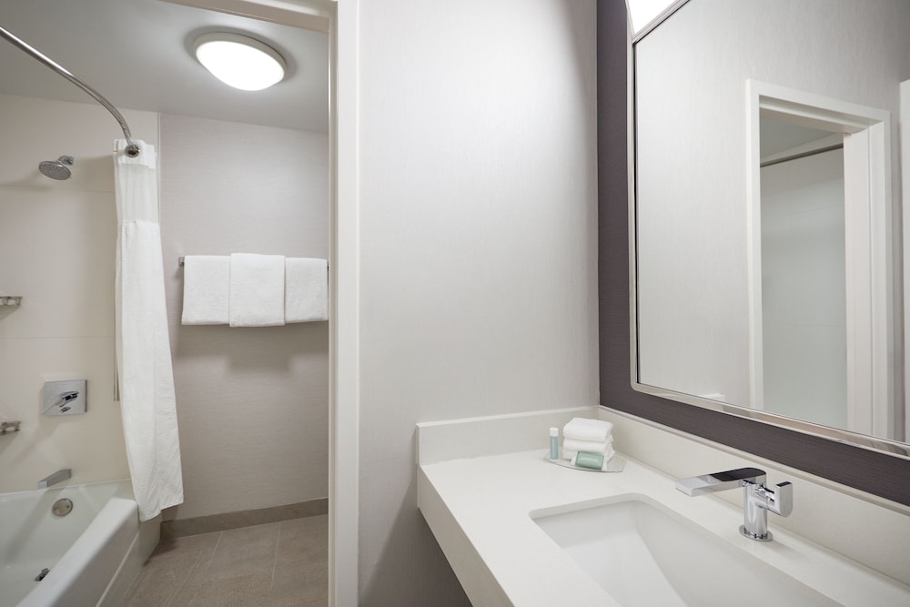 Courtyard by Marriott Kansas City Overland Park/Metcalf, South of College Boulevard 55/56