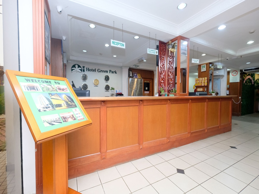 OYO 1236 Hotel Green Park 11/58