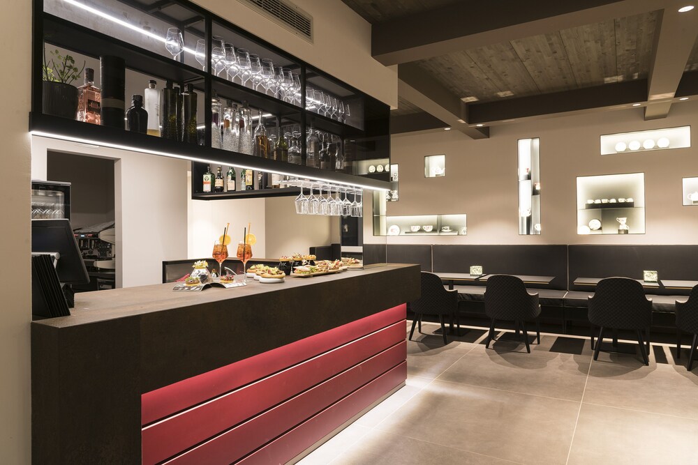 FINIS AFRICAE COUNTRY HOUSE 4/56