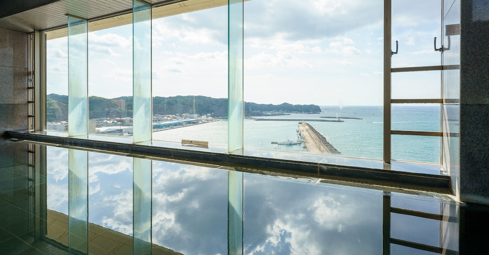 Katsuura Hotel Mikazuki 30/70