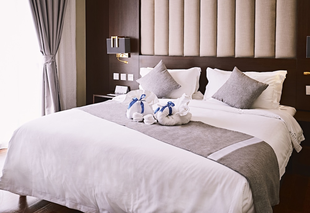 EXECUTIVE, SUITE, KING BED, CITY VIEW