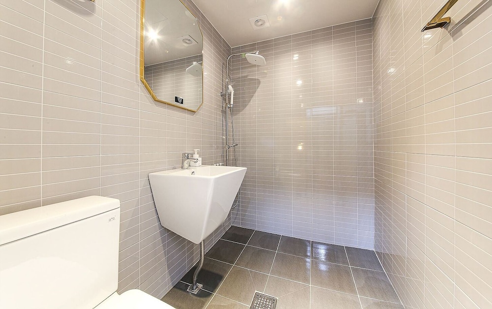 Busan Seomyeon Business Hotel J7 19/20