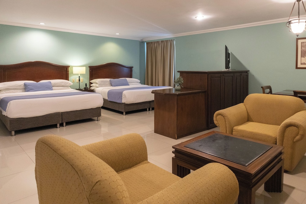 Junior Suite, Family, 2 King Beds, Hotel Faranda Express Puerta Del Sol Barranquilla, A Member of Radisson Individuals 3/6
