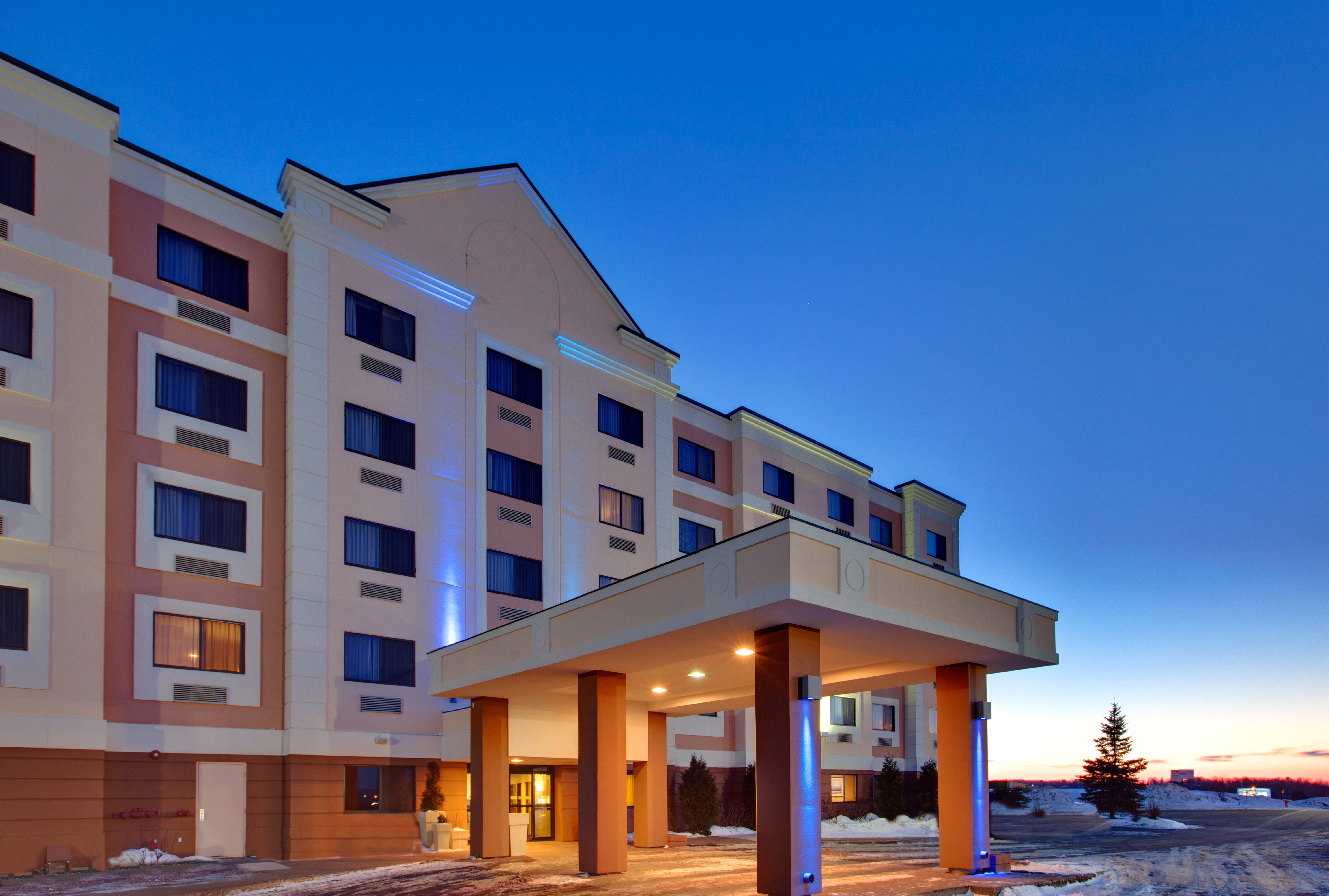 HOLIDAY INN EXPRESS SAULT STE MARIE 3/30