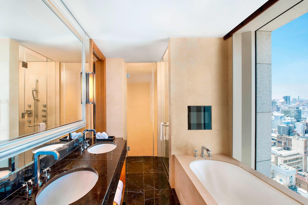 The St. Regis Osaka 10/65