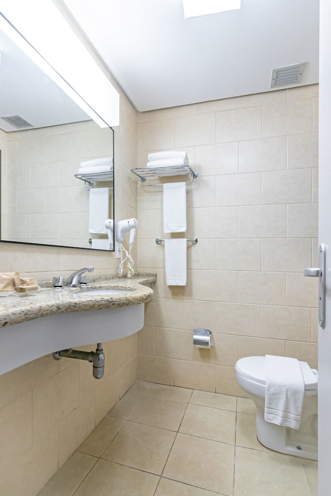 Mercure Florianopolis Convention Hotel 73/74