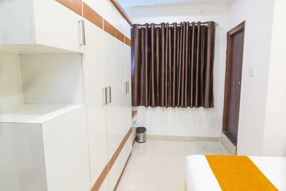 The Porch Inn Hotel & Service Apartments 50/50