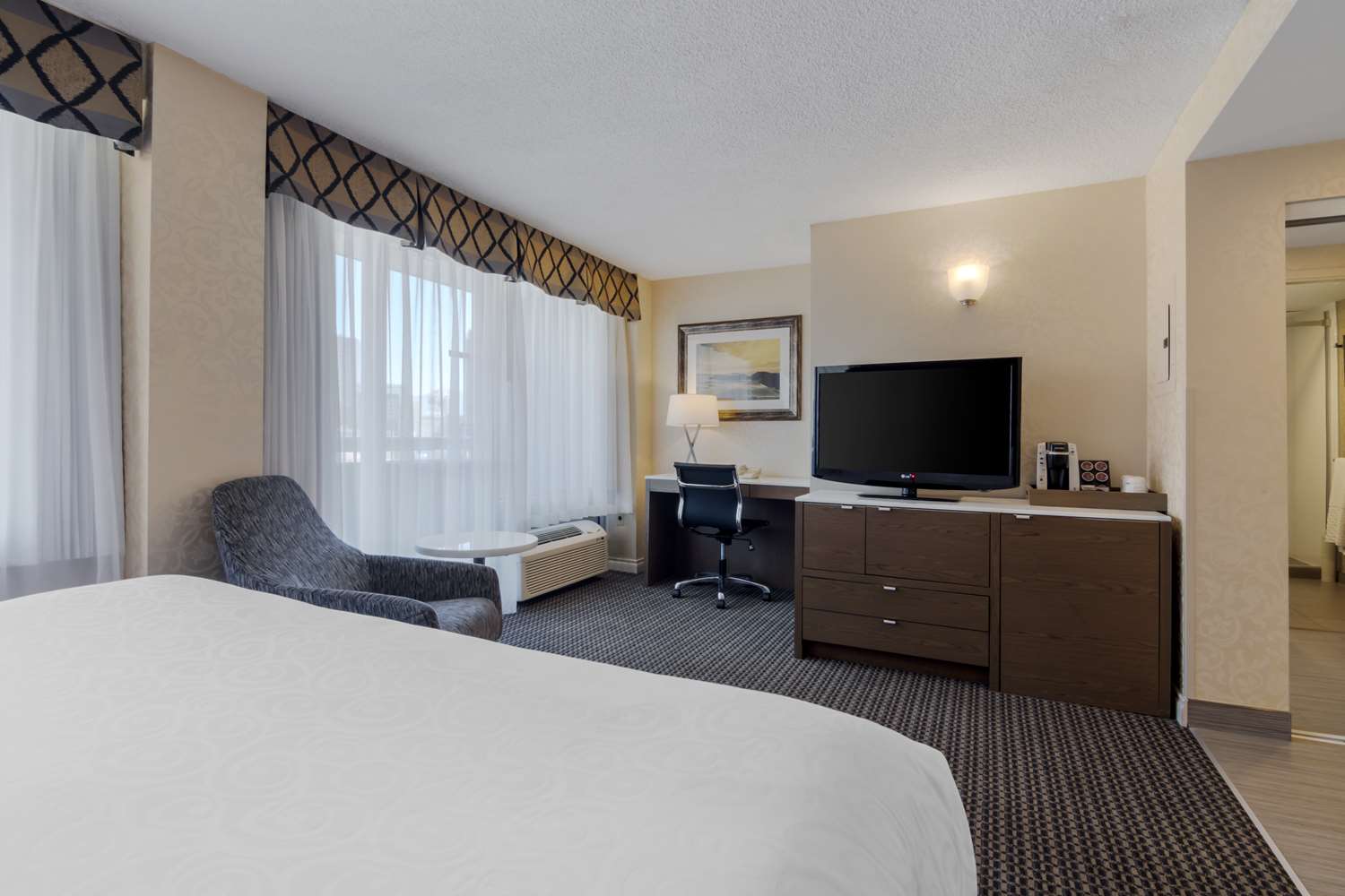 Best Western Premier Chateau Granville Hotel and Suites and Conf. Centre 30/61