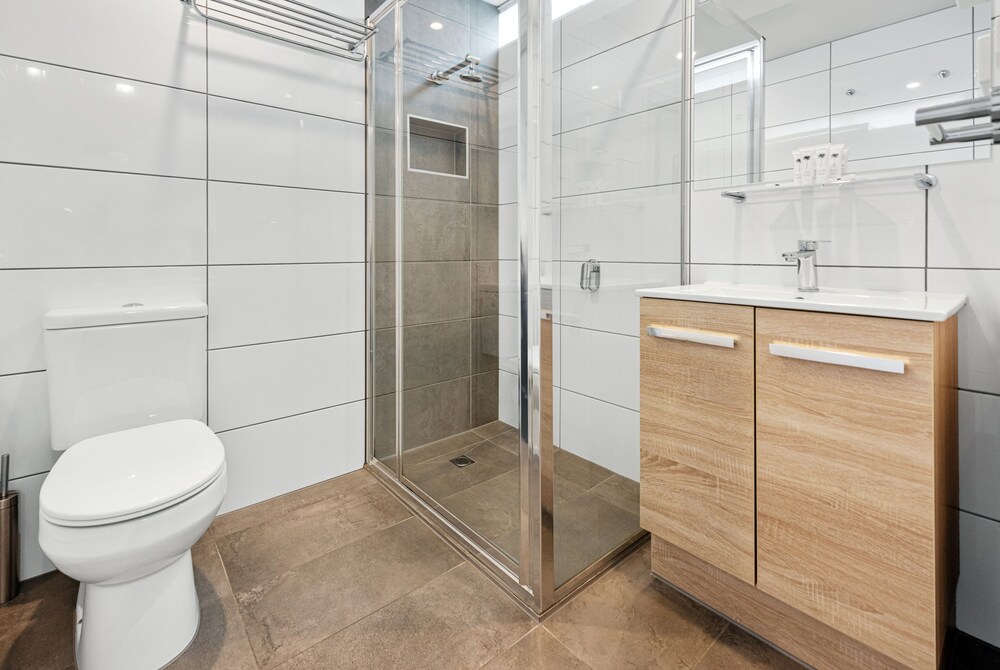 Fawkner Suites Serviced Apartments 59/64