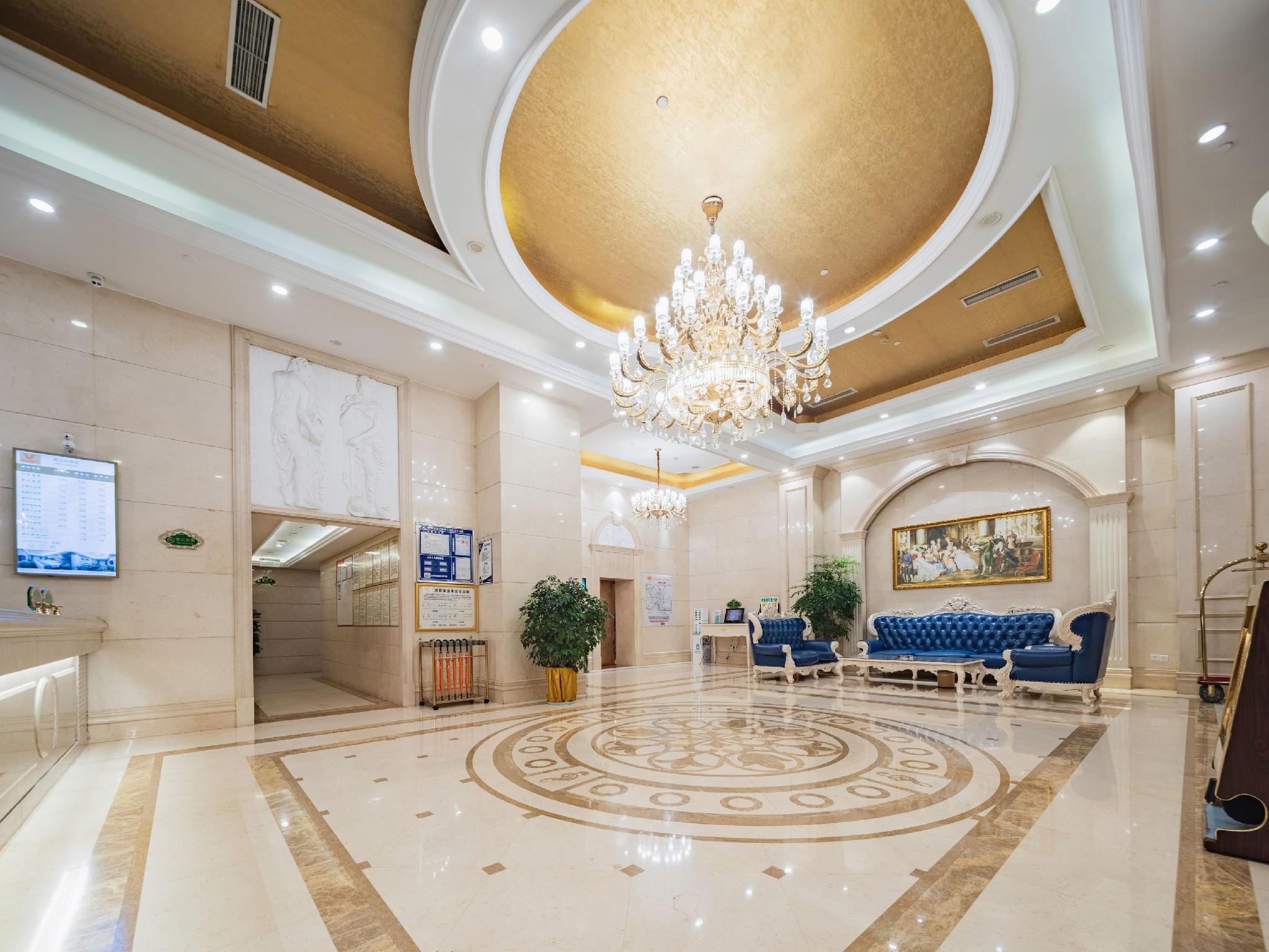 Vienna Hotel (Chengdu Dafeng Metro Station) 14/46