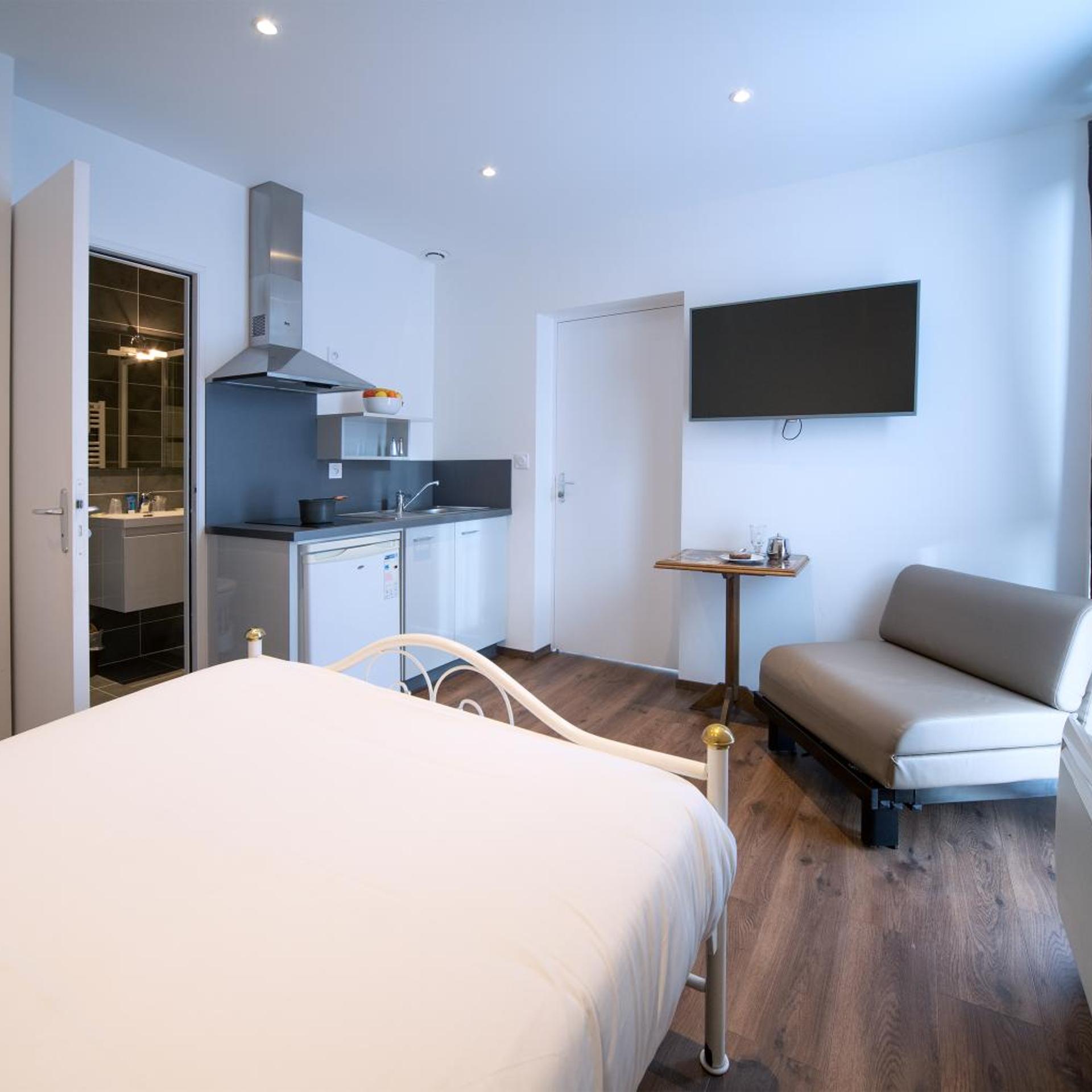 HOTEL LES COUDERCOUS 13/50