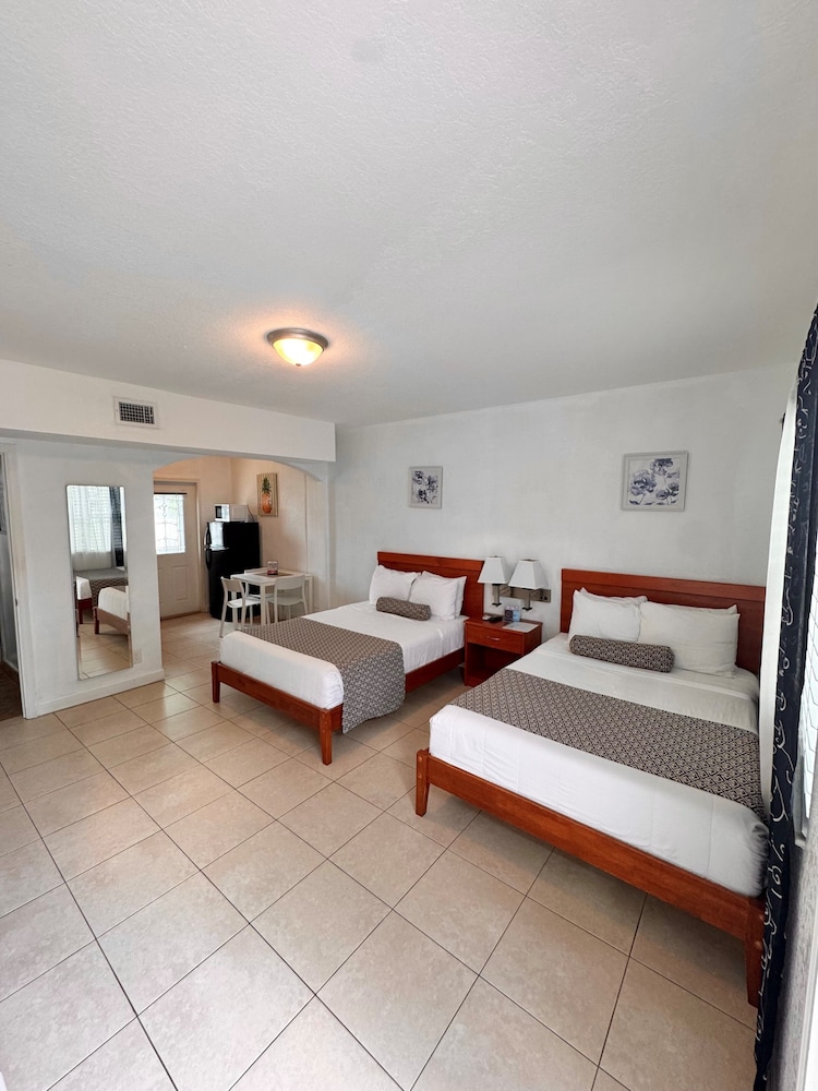 Coral Key Inn 22/71
