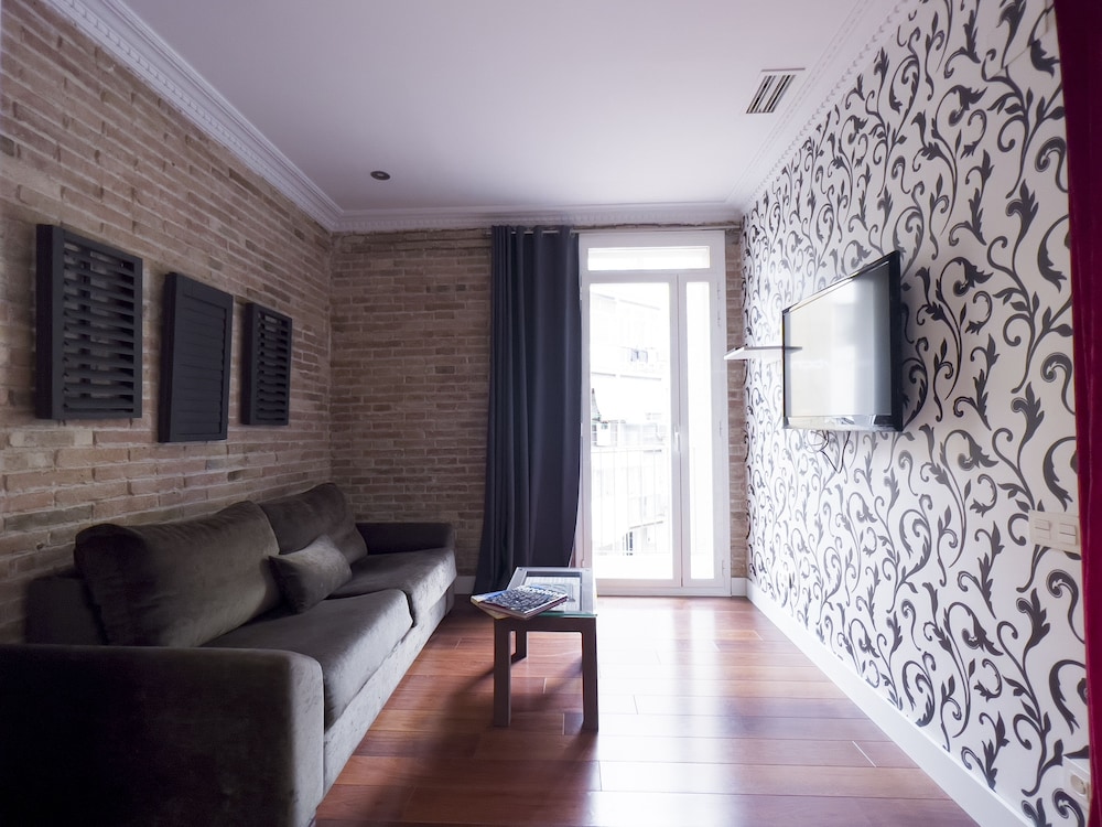 Enjoybcn Gaudi Apartments 24/50