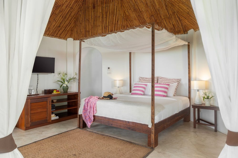 JUNGLE, LODGE