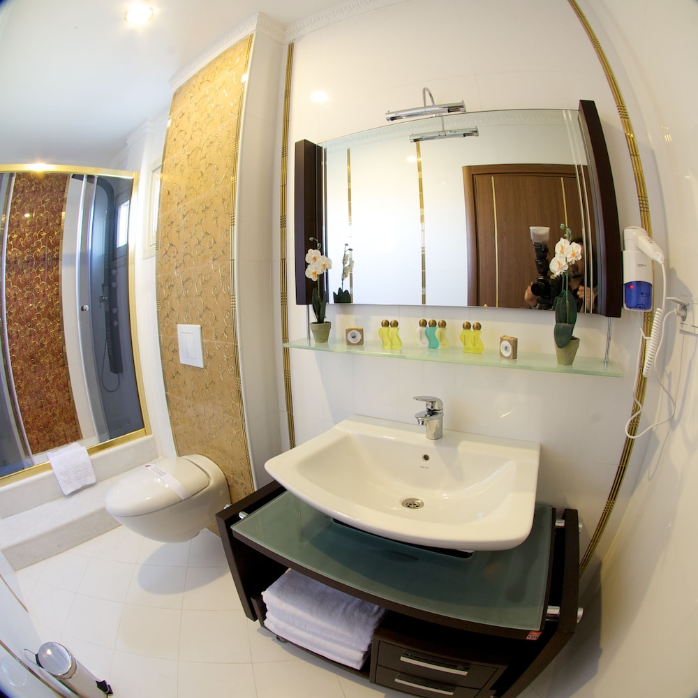 Marmaray Hotel 48/50