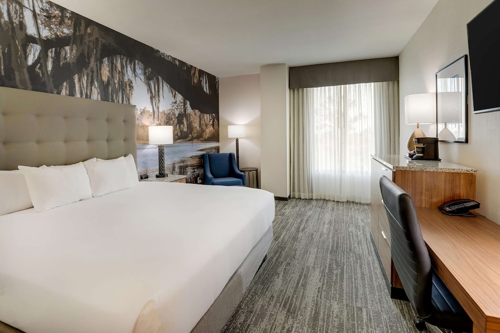 ROOM, KING BED