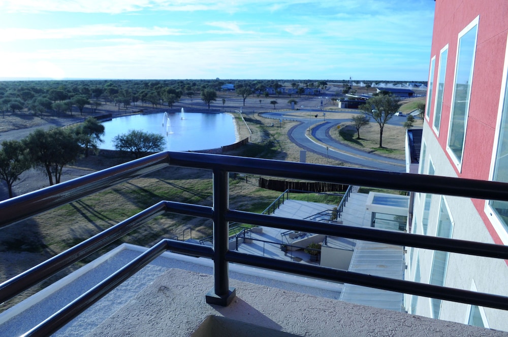 Epic Hotel San Luis 30/50