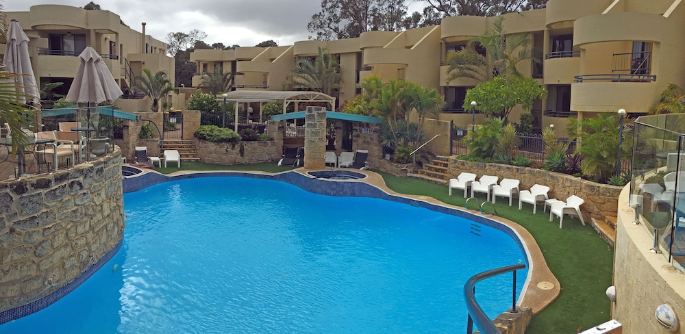 Silver Sands Resort 33/42