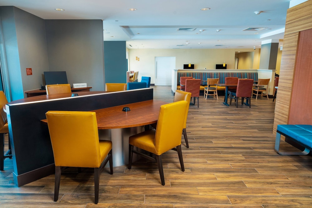 TownePlace Suites by Marriott Irvine Lake Forest 35/46
