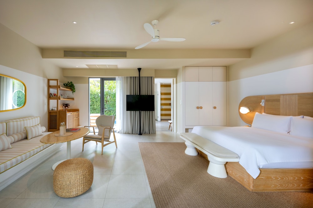 Plush Pool, Villa, King Bed