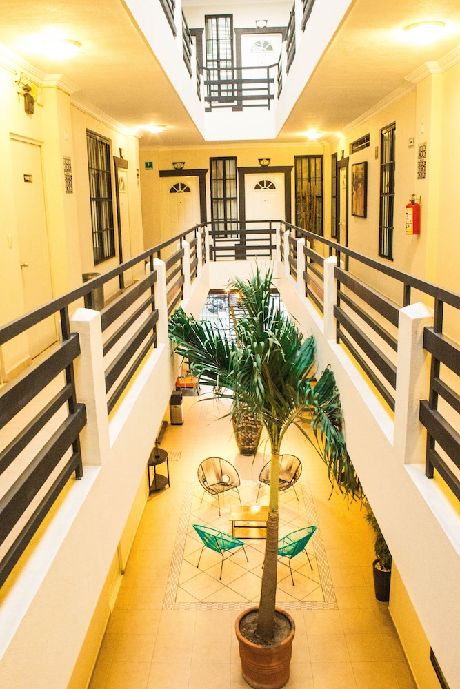 Hotel Esmeralda's 16/31