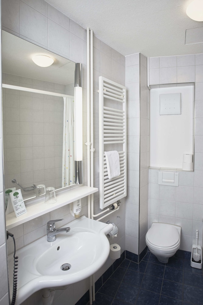 Bristol Hotel Zurich 44/50