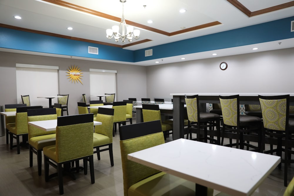 La Quinta Inn Suites By Wyndham Sulphur Springs 39/47