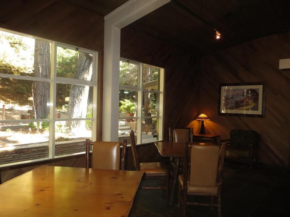 Big Sur Lodge 51/67