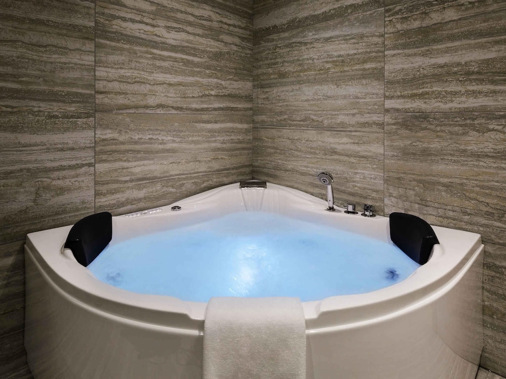نوفوتيل جدة(Novotel Jeddah Tahlia) 43/75