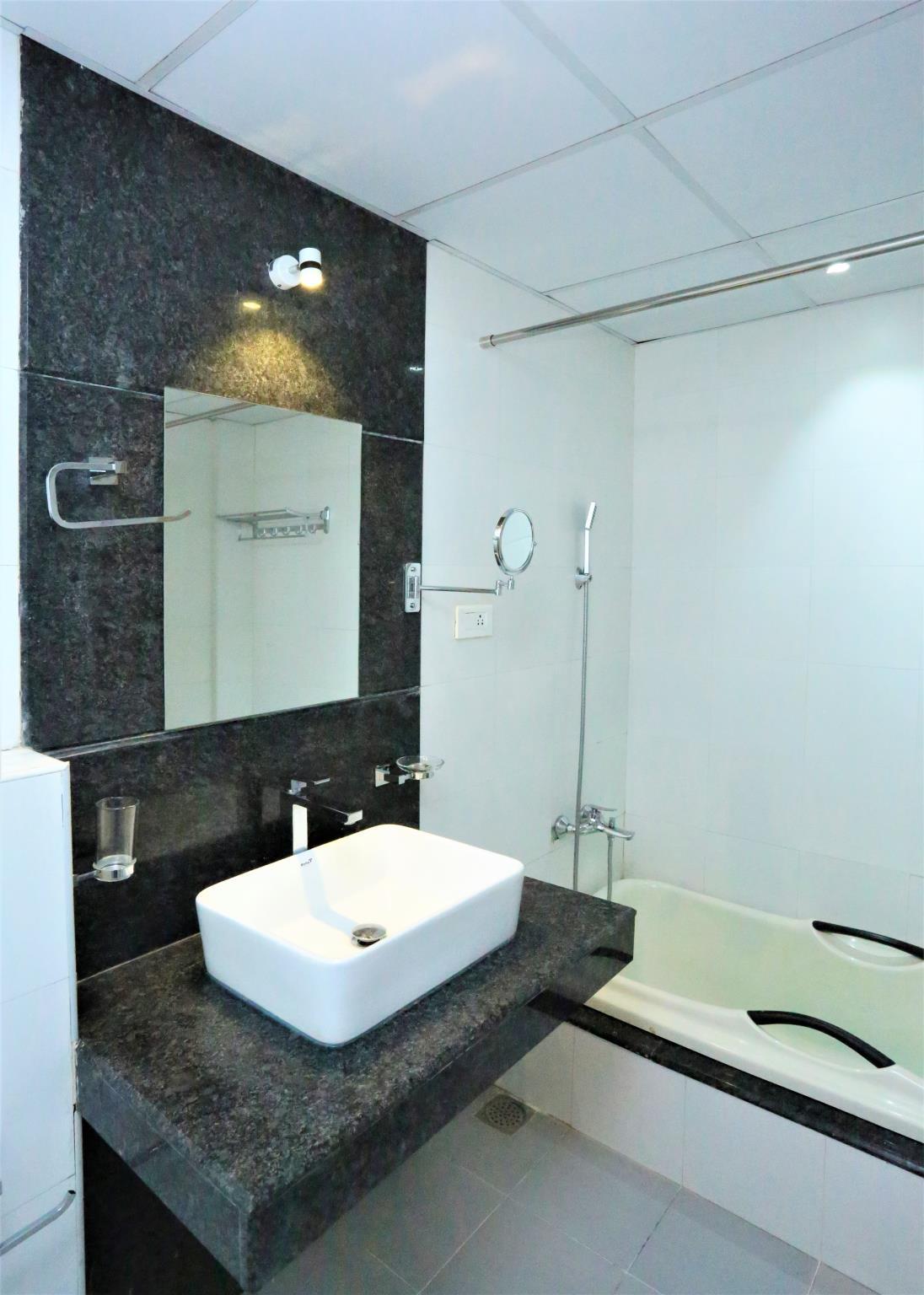 Hotel Crown Suites 26/26