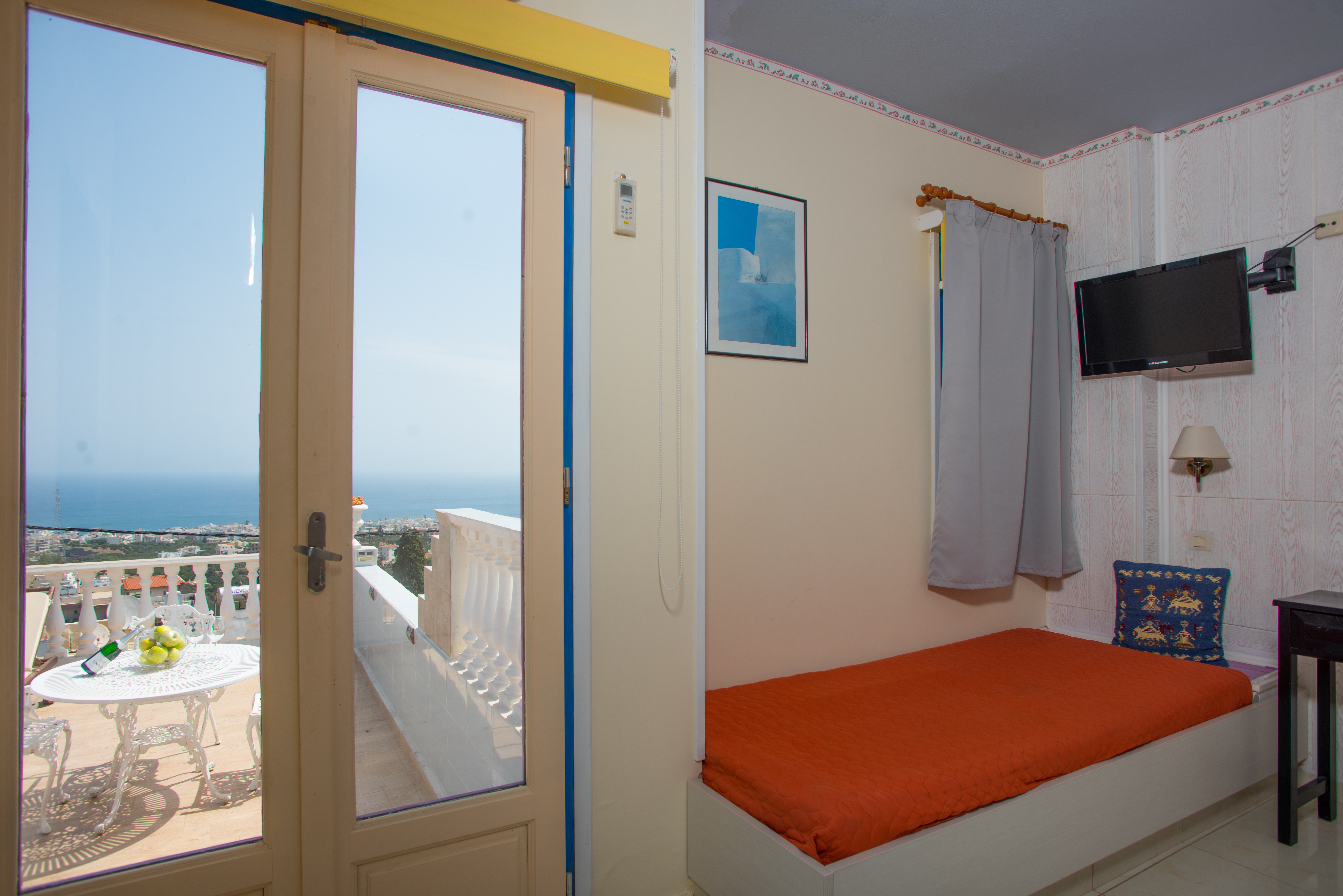 Suite, Sea View