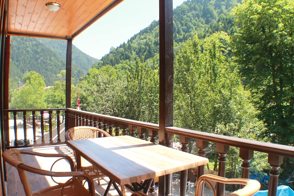 Hirande Hotel 37/50
