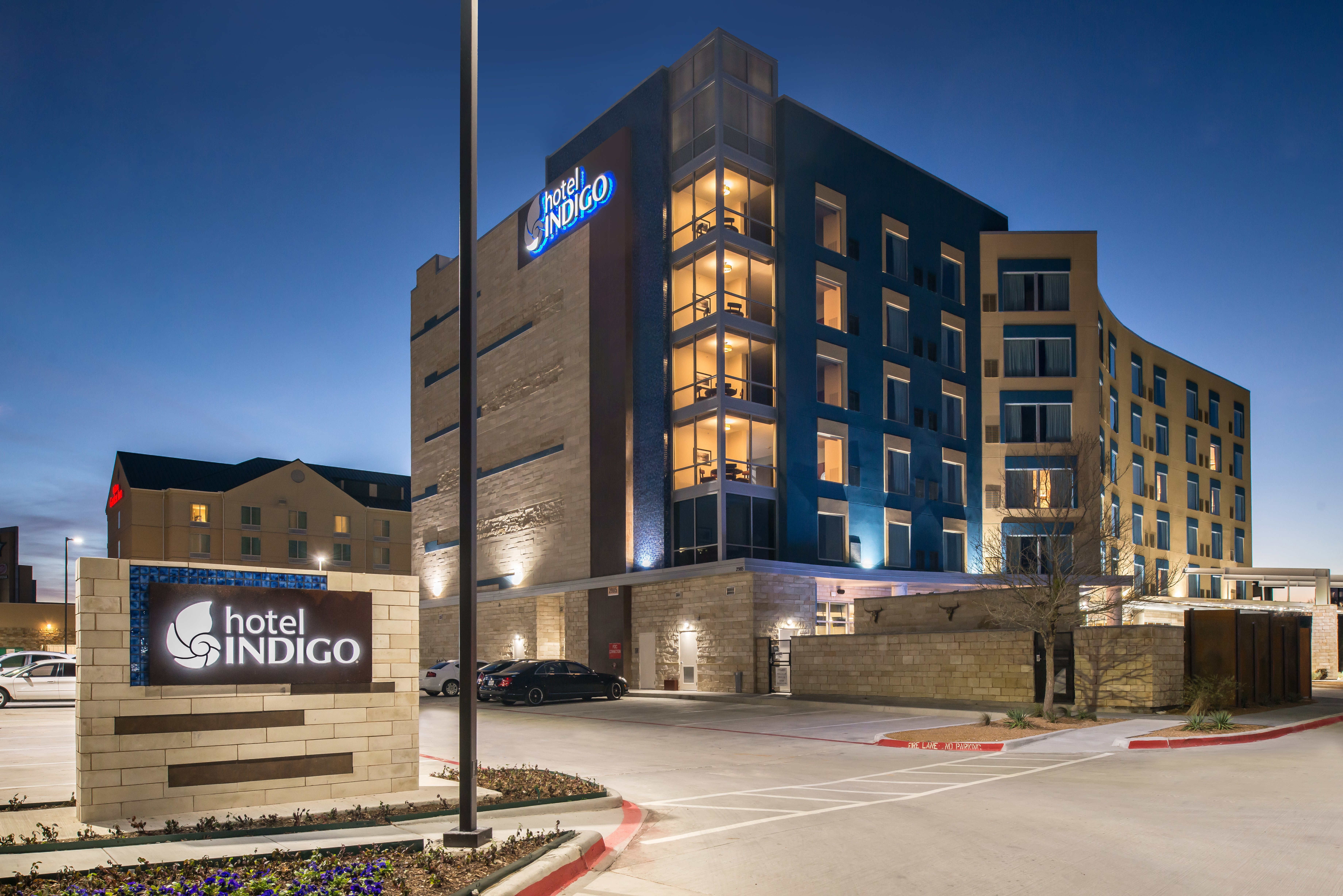 HOTEL INDIGO FRISCO 70/80