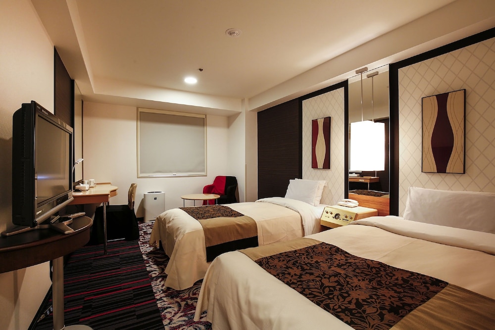 MODERATE, TWIN BEDS, SMOKING