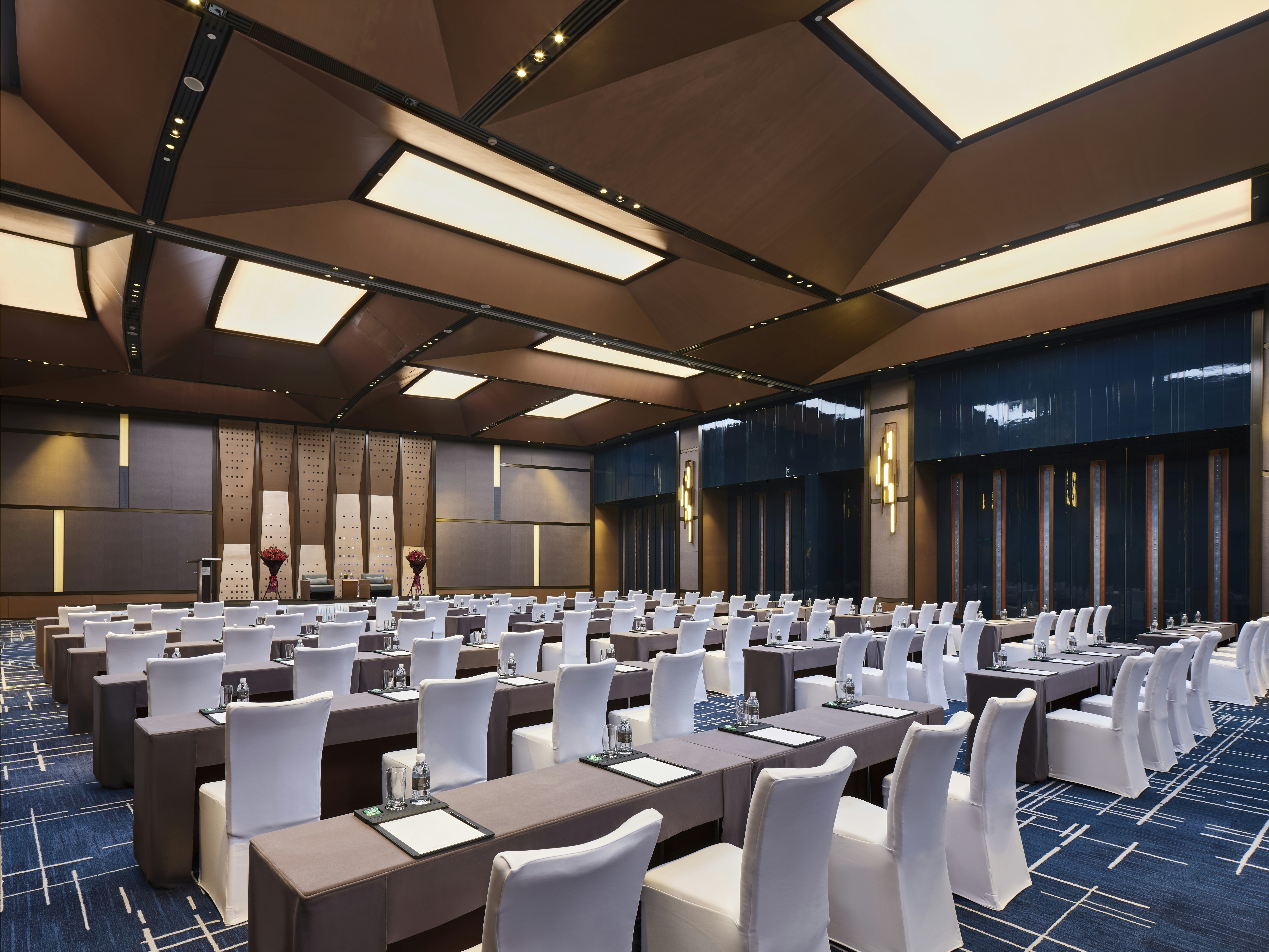 Intercontinental Shanghai Wonderland 30/50