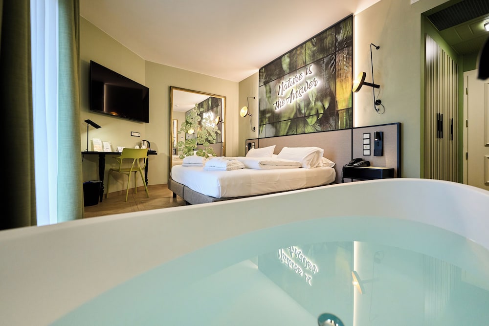 Superior, King Bed, Bath and Shower، Parc Hotel Flora 9/10