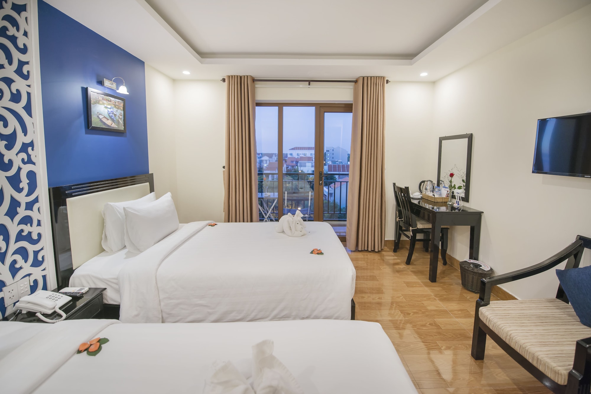 Deluxe, Twin Beds, Pool View, Balcony