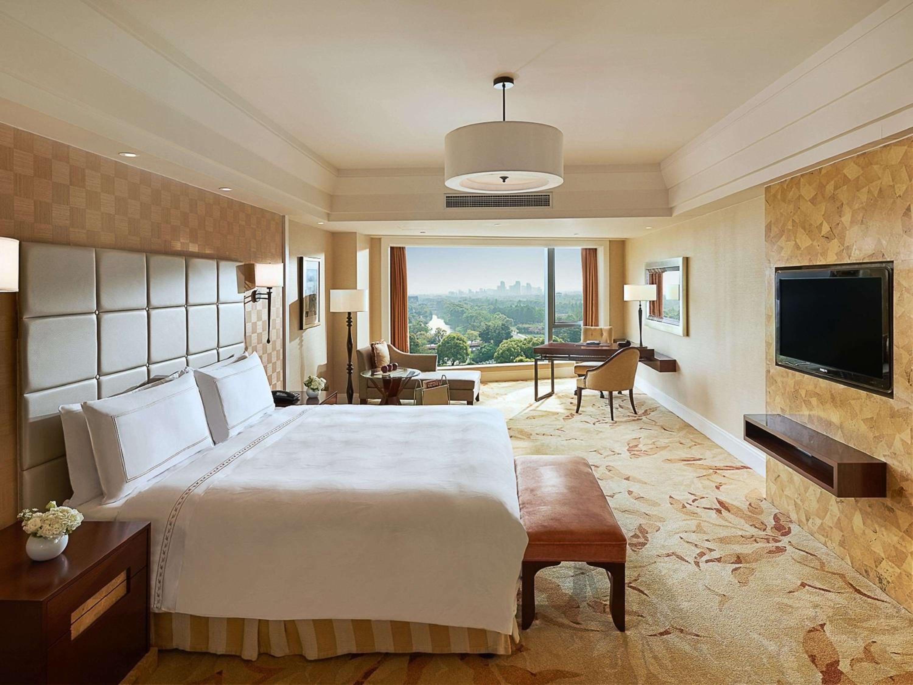 Fairmont Gold, 2 Queen Beds, Park View