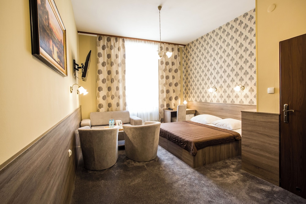 Maksymilian Hotel 28/70