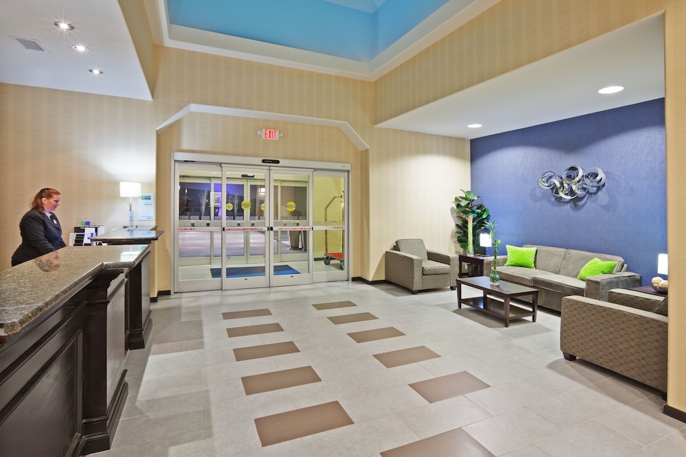 Holiday Inn Express Hotel & Suites Okmulgee 30/55