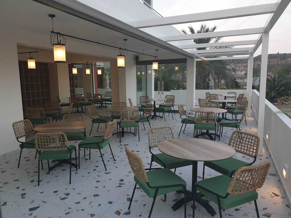 Mazoren Art Hotel 46/60