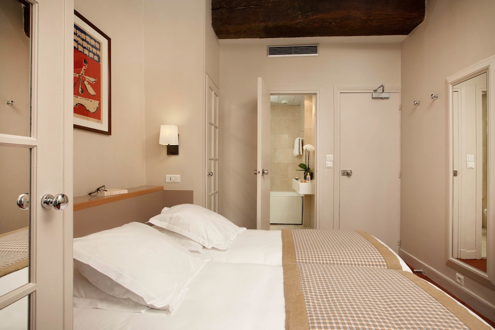 HOTEL DE LUTECE 30/40
