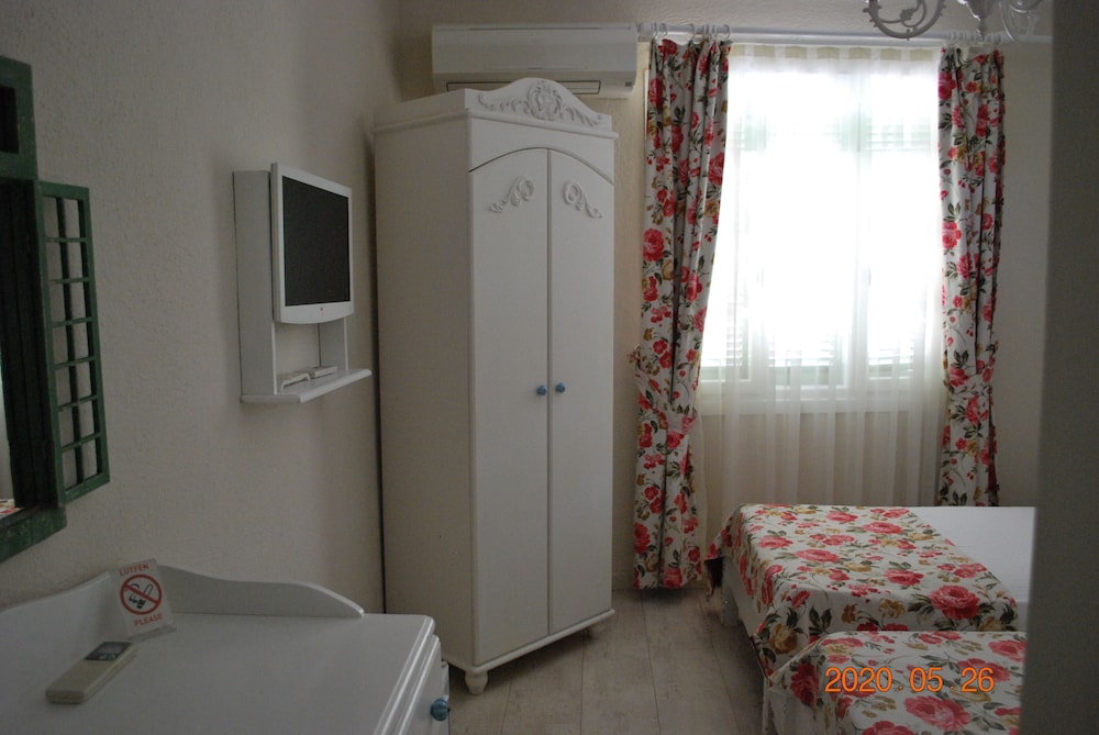The White Hotel 56/92