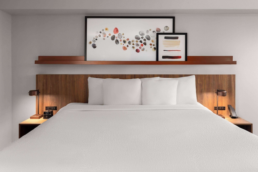 Hawthorn Extended Stay by Wyndham Knoxville 32/46