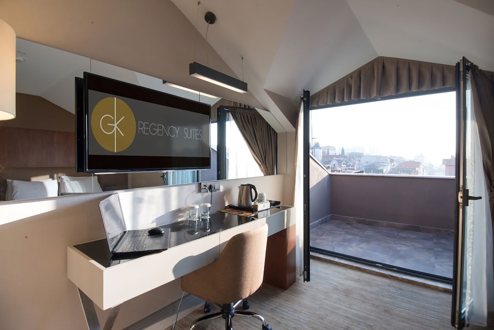 Gk Regency Suites Hotel 40/54