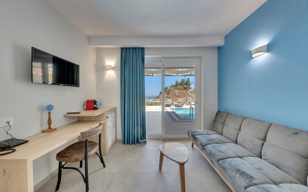 Spiros Soula Hotel 53/84