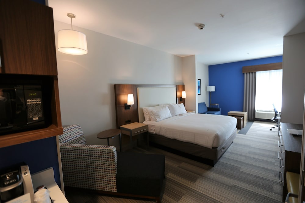 Holiday Inn Express Suites Houston Nw Hwy 290 Cypress 19/50