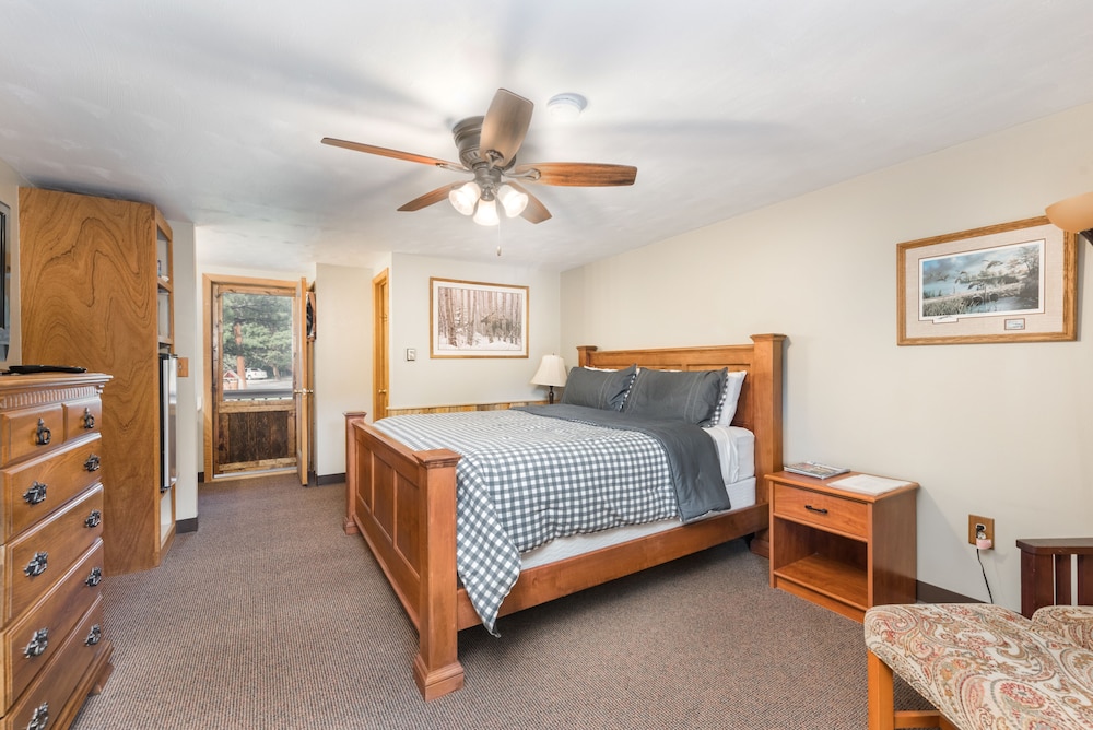 4 Seasons Inn on Fall River 20/76