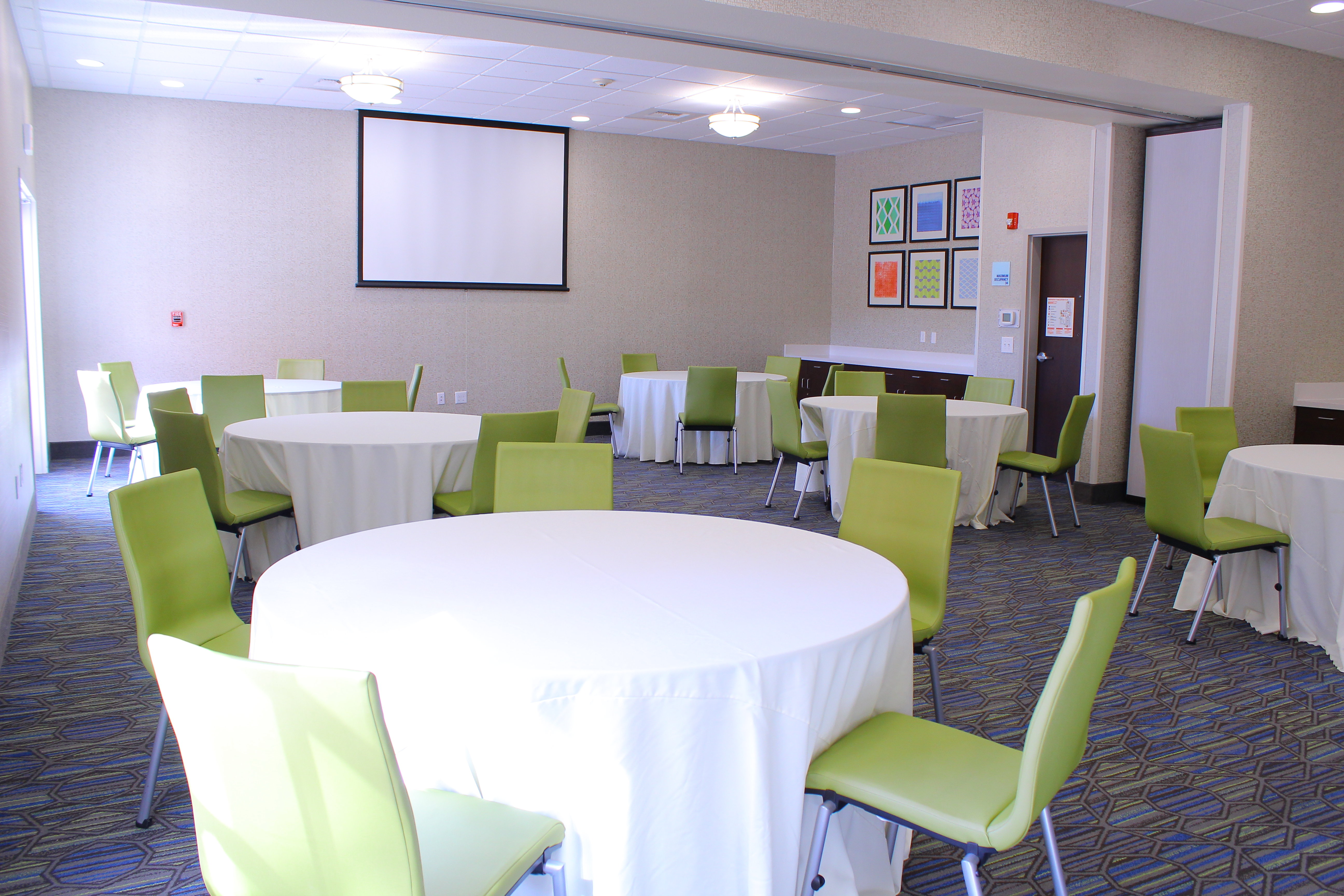Holiday Inn Express Suites Napa Valley American Canyon 20/26