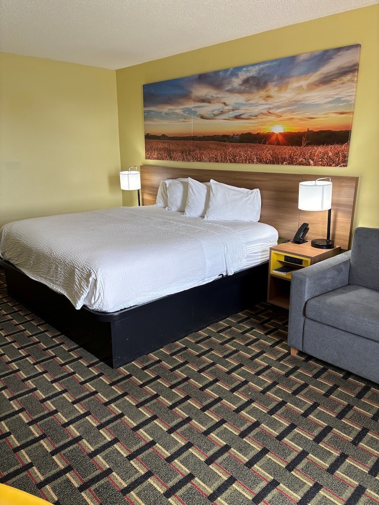 Deluxe, King Bed